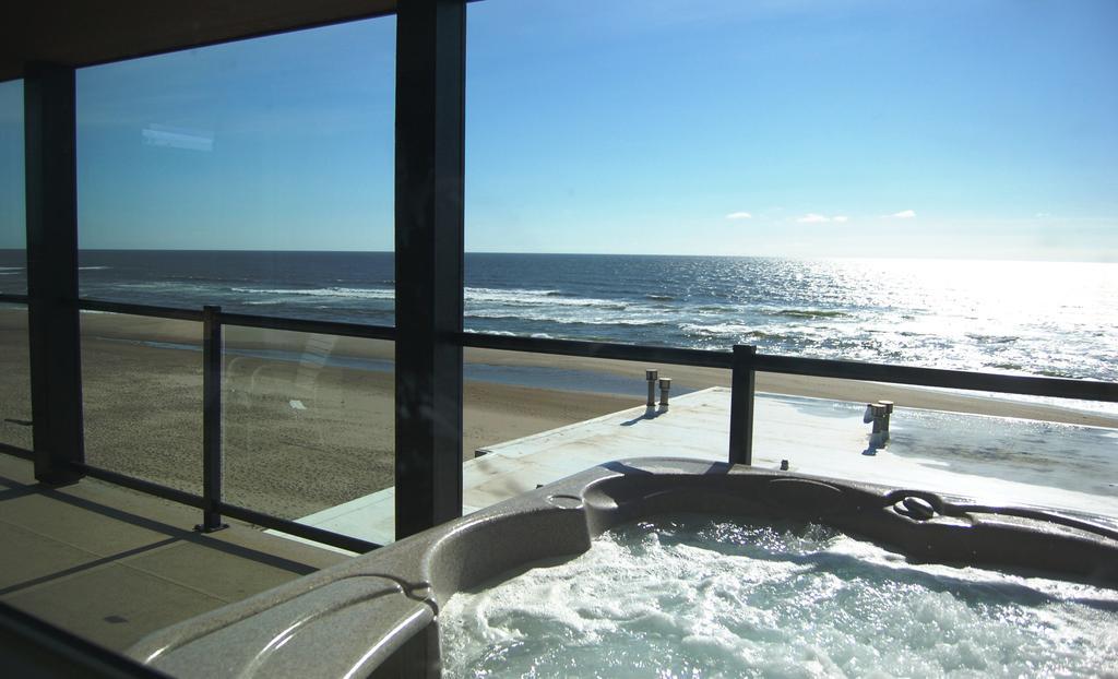 Beachfront Manor Hotel Lincoln City Buitenkant foto
